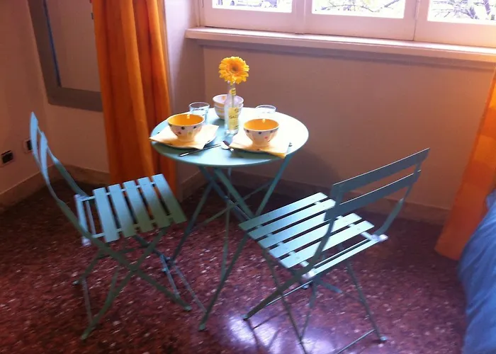 Bed & Breakfast Out Of Time